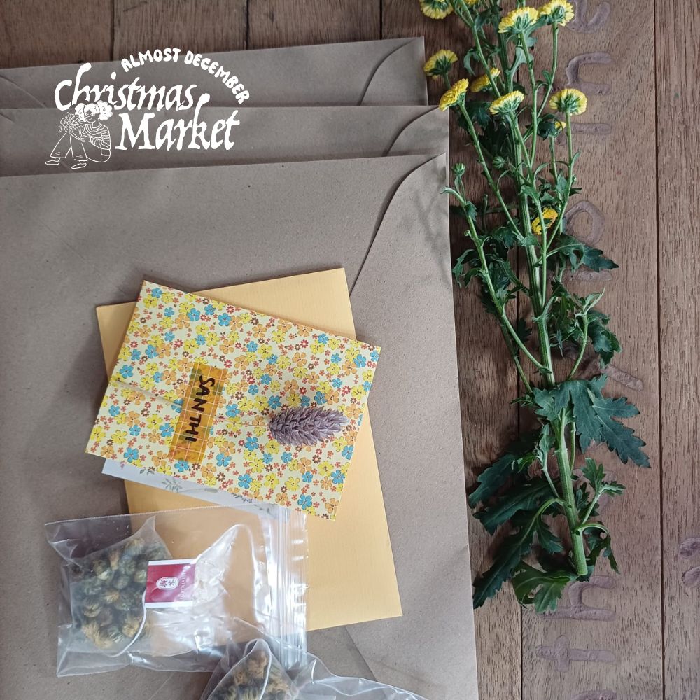 Chrysanthemum, Tea & Me. Journaling Memories in Bloom by onigiri & toast